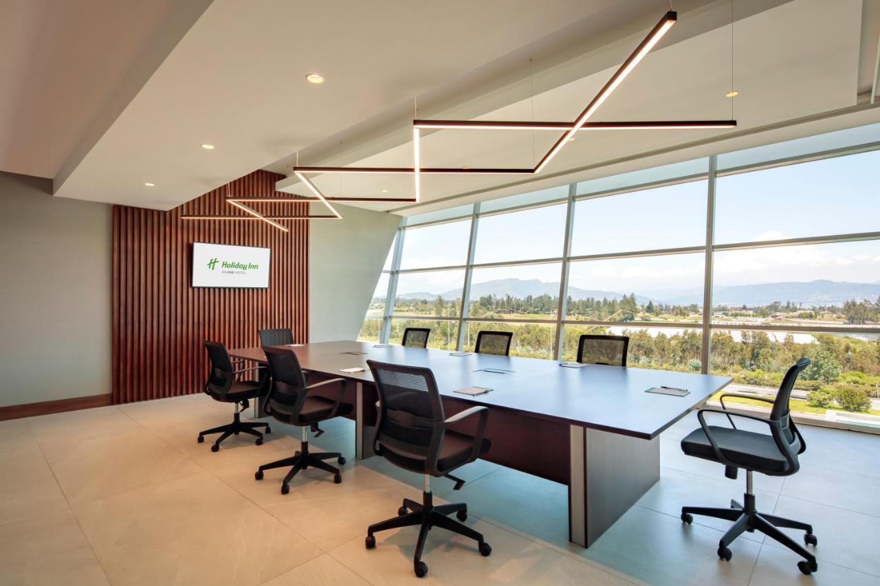 Holiday Inn - Quito Airport By Ihg Tababela Εξωτερικό φωτογραφία Meeting room at the headquarters of the National University System